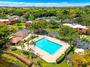 11920 SW 9th Mnr, Davie FL 33325