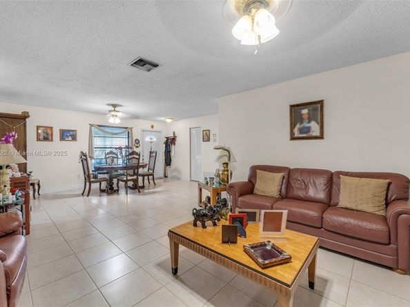 13231 SW 86th St, Miami FL 33183