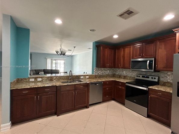 2837 Hidden Harbour Ct, Dania Beach FL 33312