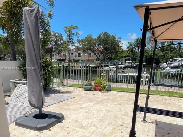2837 Hidden Harbour Ct, Dania Beach FL 33312