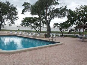 2320 S Cypress Bend Dr 206, Pompano Beach FL 33069