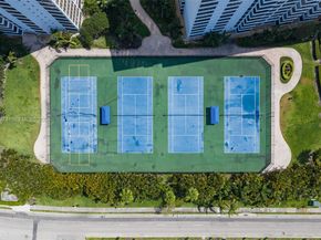 600 Three Islands Blvd 1707, Hallandale Beach FL 33009