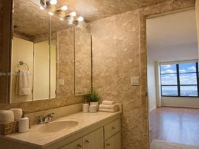 600 Three Islands Blvd 1707, Hallandale Beach FL 33009