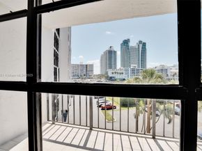 600 Parkview Dr (+DEN)422, Hallandale Beach FL 33009