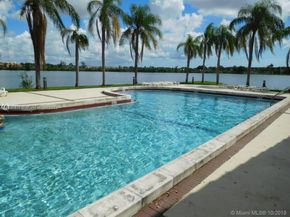 323 Ives Dairy Rd 06, Miami FL 33179