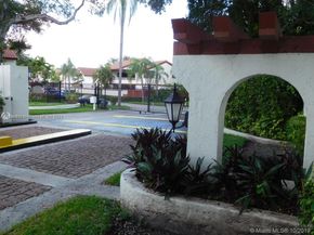 323 Ives Dairy Rd 06, Miami FL 33179