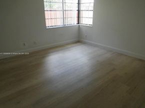 323 Ives Dairy Rd 06, Miami FL 33179
