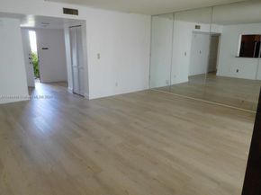 323 Ives Dairy Rd 06, Miami FL 33179