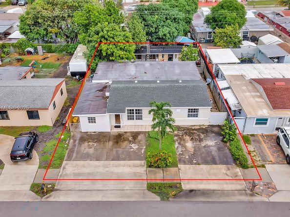 2041 Wellington Rd, West Palm Beach FL 33409