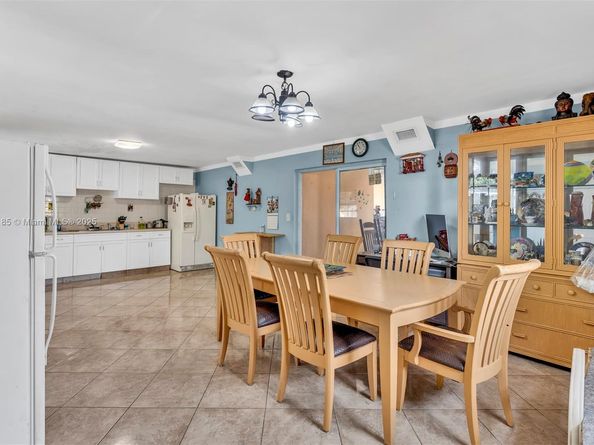 2041 Wellington Rd, West Palm Beach FL 33409