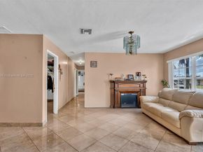 2041 Wellington Rd, West Palm Beach FL 33409