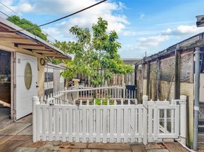 2041 Wellington Rd, West Palm Beach FL 33409