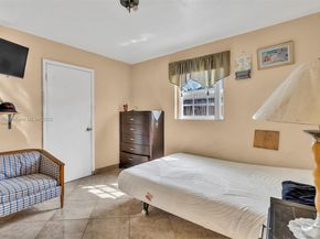 2041 Wellington Rd, West Palm Beach FL 33409