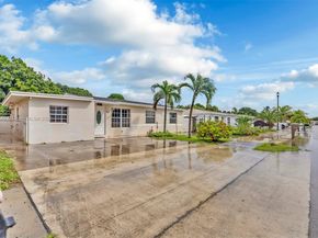 2041 Wellington Rd, West Palm Beach FL 33409