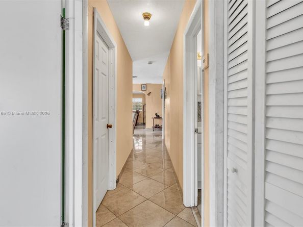 2041 Wellington Rd, West Palm Beach FL 33409