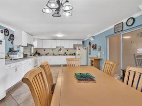 2041 Wellington Rd, West Palm Beach FL 33409