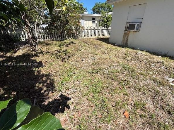 125 NW 122nd St, North Miami FL 33168