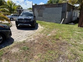 125 NW 122nd St, North Miami FL 33168