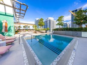 11 NE 6th St 1208, Miami FL 33132