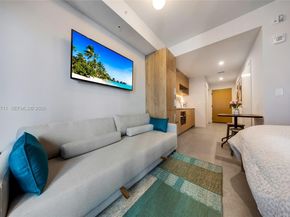 11 NE 6th St 1208, Miami FL 33132