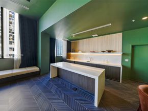 11 NE 6th St 1208, Miami FL 33132