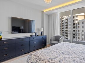 801 Brickell Key Blvd 2203, Miami FL 33131