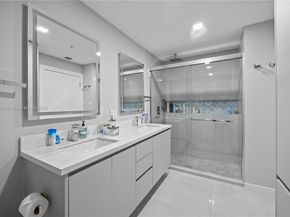 801 Brickell Key Blvd 2203, Miami FL 33131