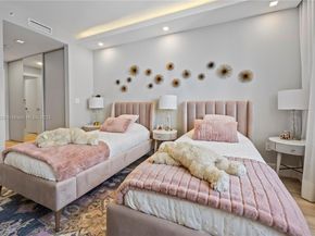 801 Brickell Key Blvd 2203, Miami FL 33131