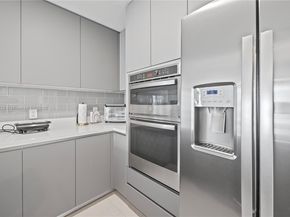 801 Brickell Key Blvd 2203, Miami FL 33131