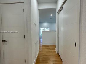 1887 Harbor View Cir, Weston FL 33327