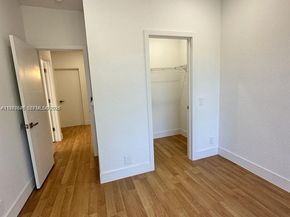 1887 Harbor View Cir, Weston FL 33327