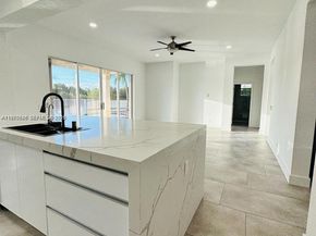 1887 Harbor View Cir, Weston FL 33327