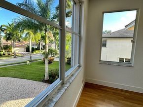 1887 Harbor View Cir, Weston FL 33327