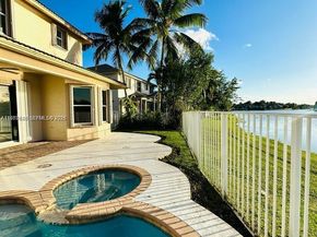 1887 Harbor View Cir, Weston FL 33327