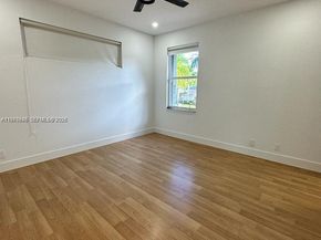 1887 Harbor View Cir, Weston FL 33327