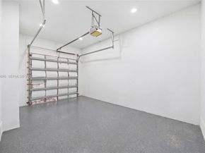 1887 Harbor View Cir, Weston FL 33327