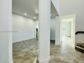 1887 Harbor View Cir, Weston FL 33327