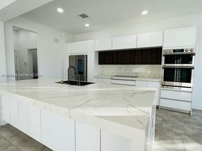 1887 Harbor View Cir, Weston FL 33327