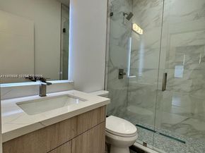 1887 Harbor View Cir, Weston FL 33327