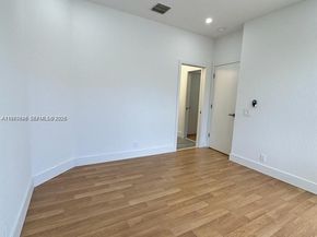 1887 Harbor View Cir, Weston FL 33327