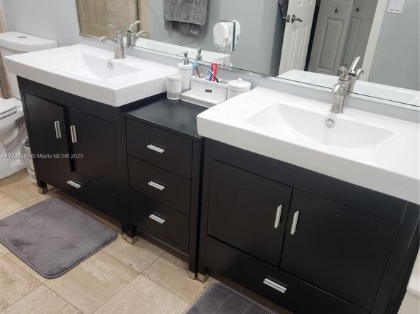 7050 NW 44th St 402, Lauderhill FL 33319
