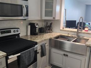 7050 NW 44th St 402, Lauderhill FL 33319