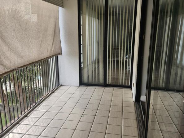 7050 NW 44th St 402, Lauderhill FL 33319