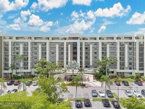 7050 NW 44th St 402, Lauderhill FL 33319