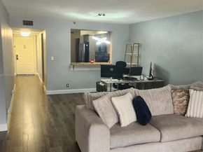 7050 NW 44th St 402, Lauderhill FL 33319