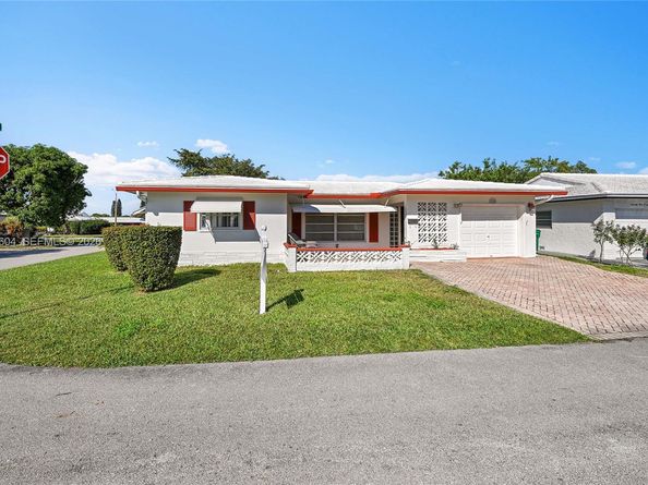 7109 NW 75th St, Tamarac FL 33321