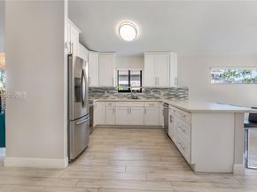 9986 NW 52nd ST, Sunrise FL 33351