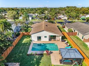 9986 NW 52nd ST, Sunrise FL 33351