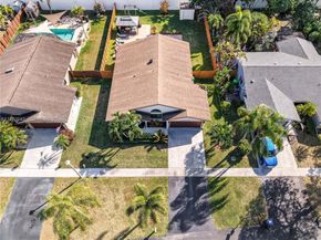 9986 NW 52nd ST, Sunrise FL 33351