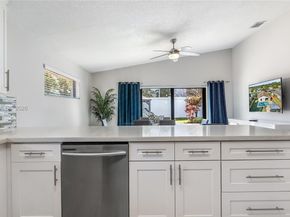 9986 NW 52nd ST, Sunrise FL 33351